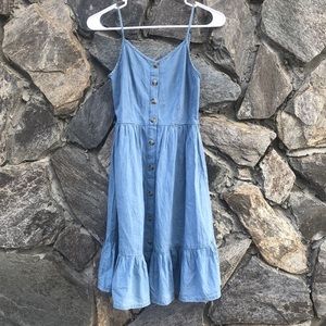 Super cute denim dress, looks good with anything!